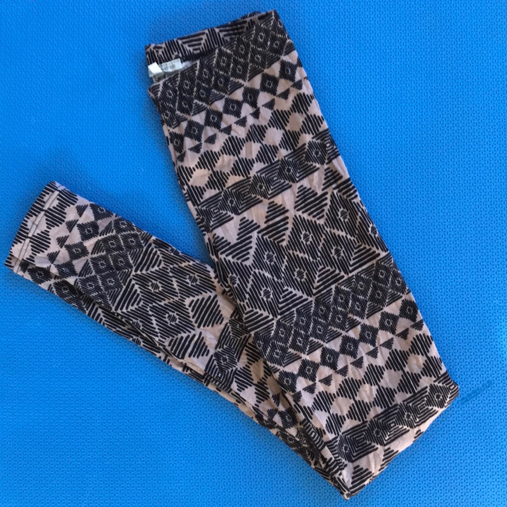 💕FUN PATTERN/CUTE LEGGINGS!!!!!💕